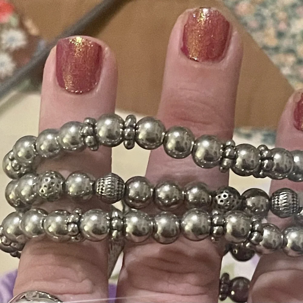 Iridescent butterfly 🦋 silver elastic stretch bracelet - Picture 5 of 10